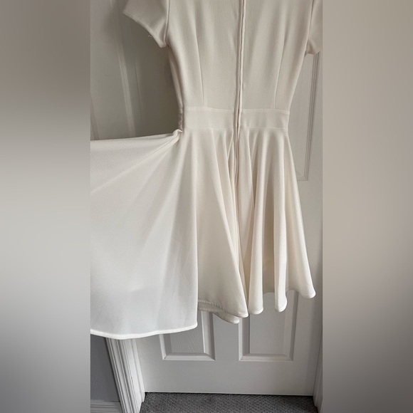 #30- Asos white flowy dress size 6 - Picture 6 of 6
